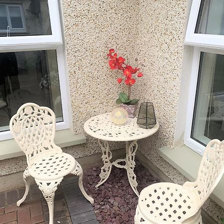 Naas 2 Bedroom Back Garden Escape Exterior photo